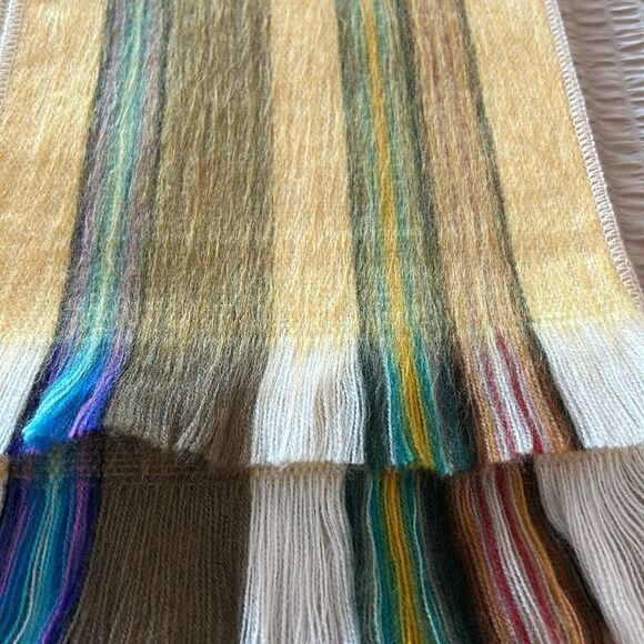 Beautiful alpaca scarf from Ecuador so soft and warm! - Picture 4 of 10